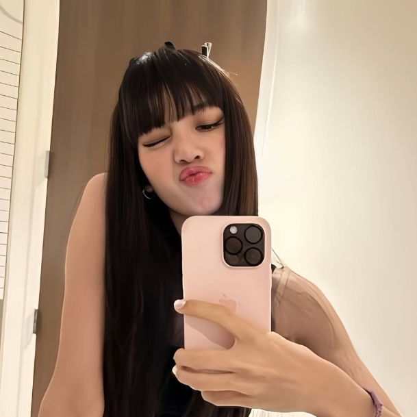 블랙핑크 리사의 셀카 사진