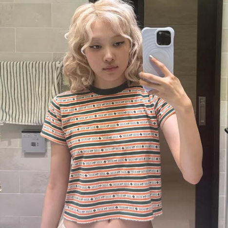 로제가 욕실에서 찍은 셀카 사진